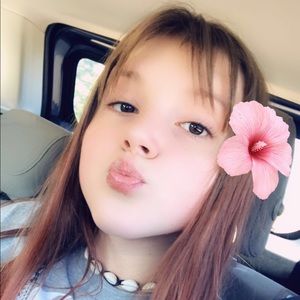 Meet your Posher, Leslie